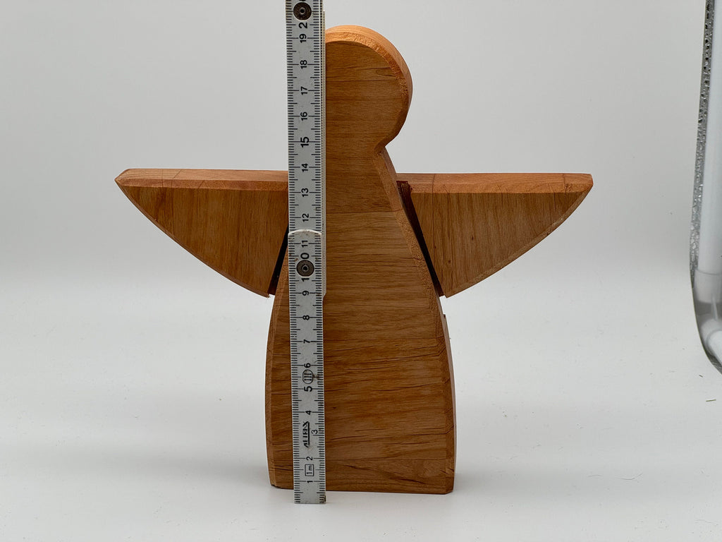 Weihnachtsengel aus Eiche