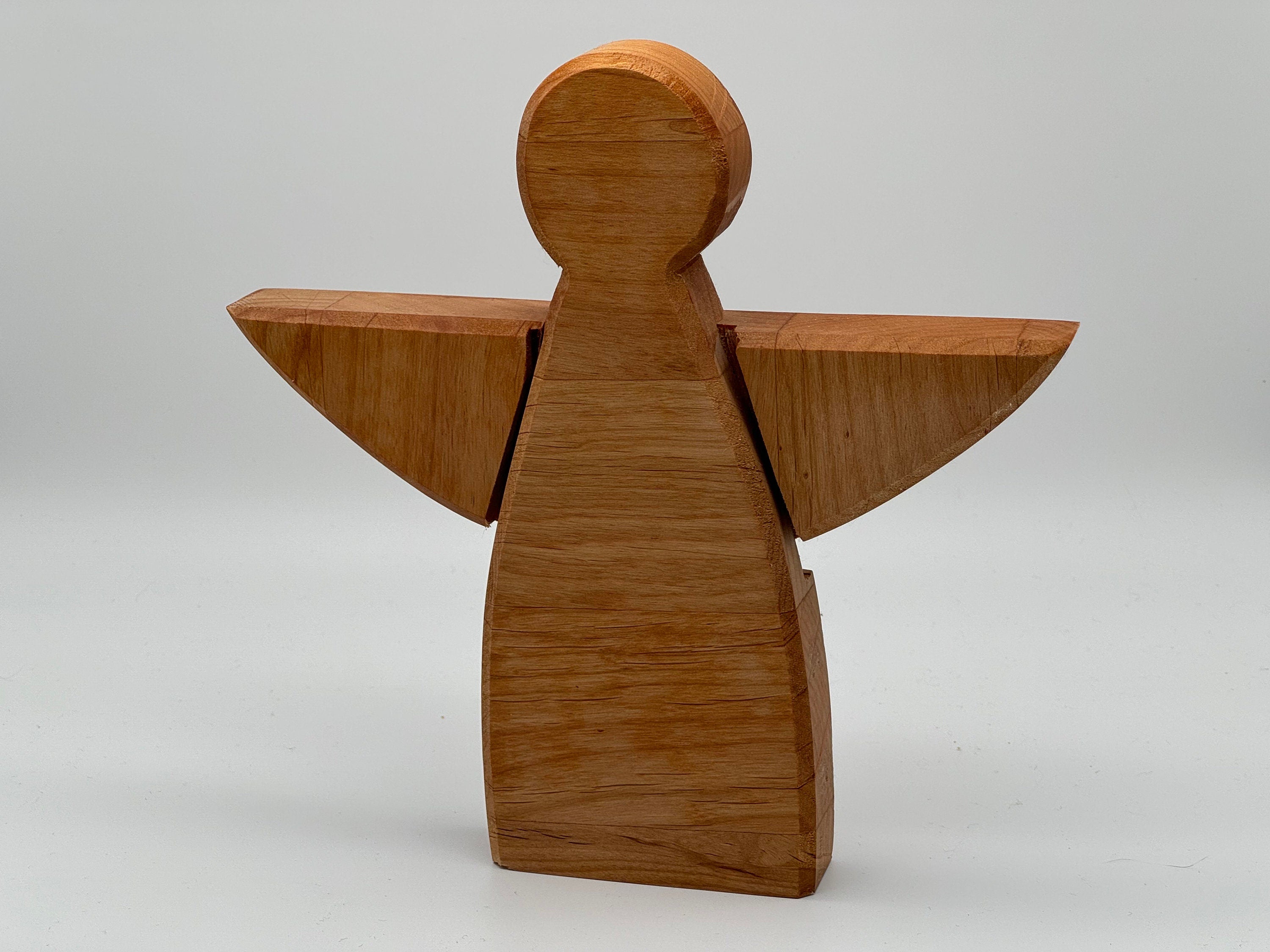 Weihnachtsengel aus Eiche