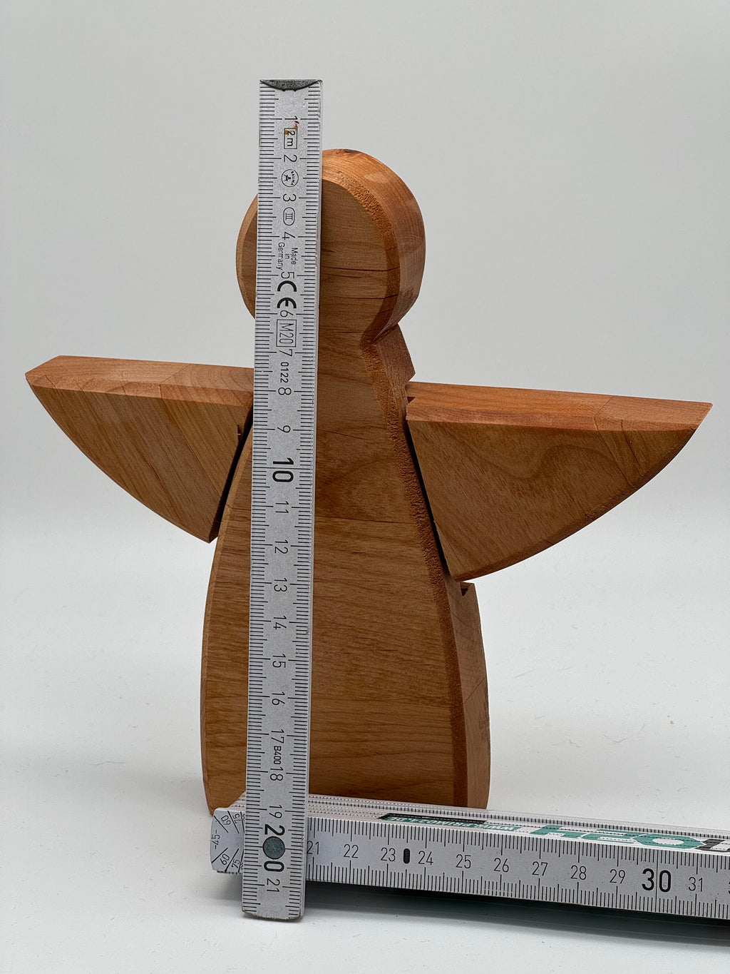 Weihnachtsengel aus Holz