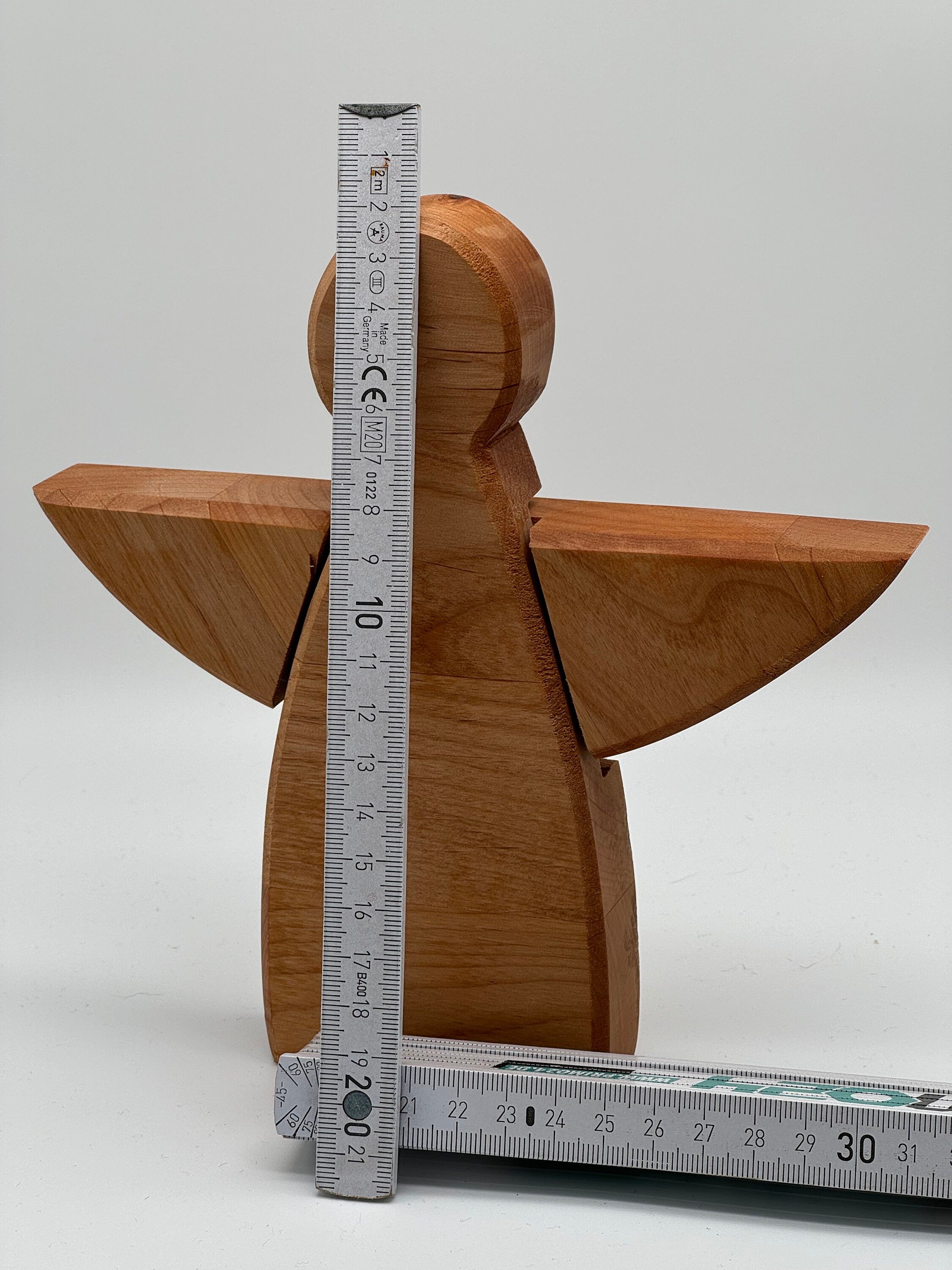 Weihnachtsengel aus Holz
