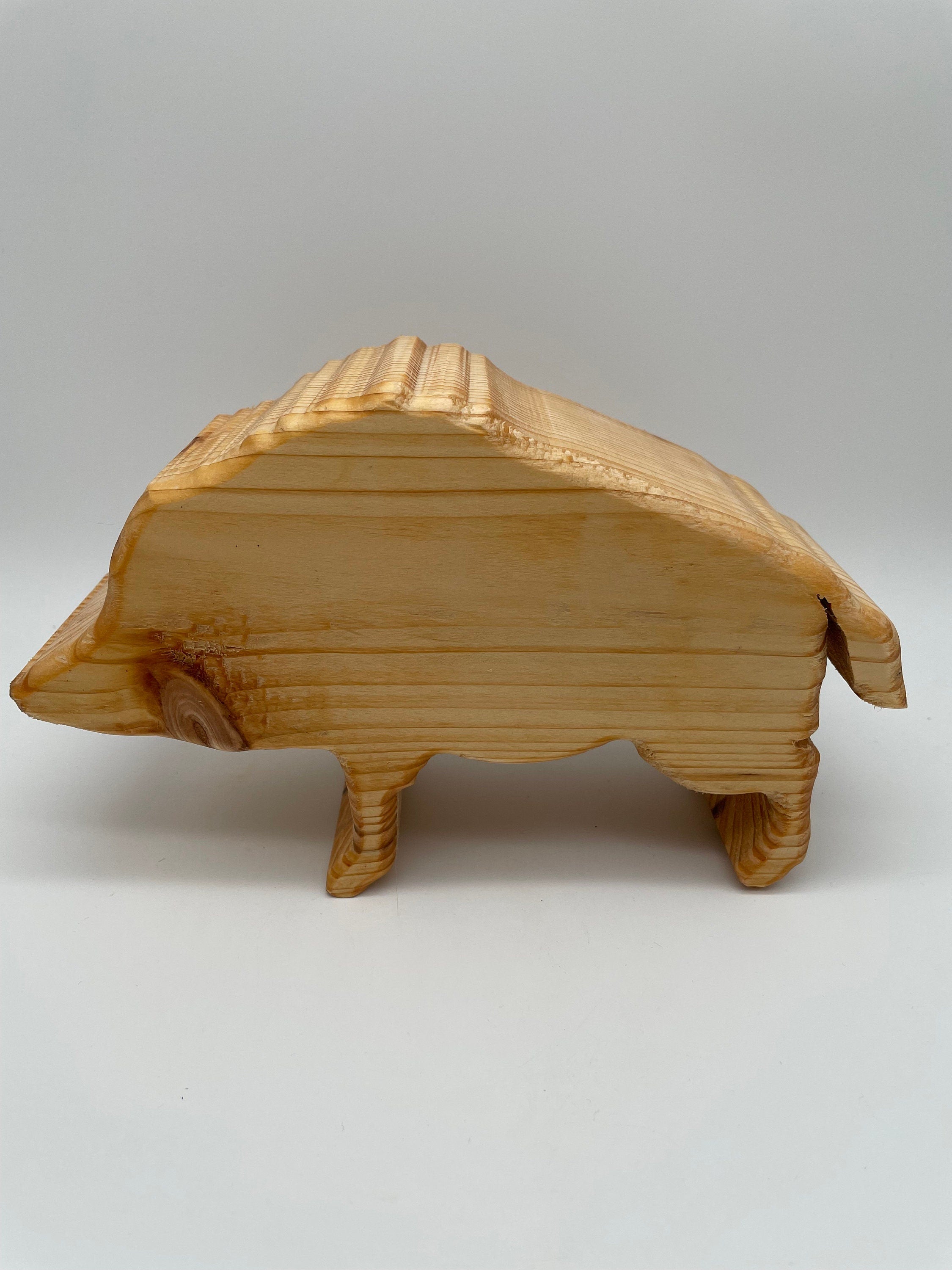 Sanglier en bois d'épicéa