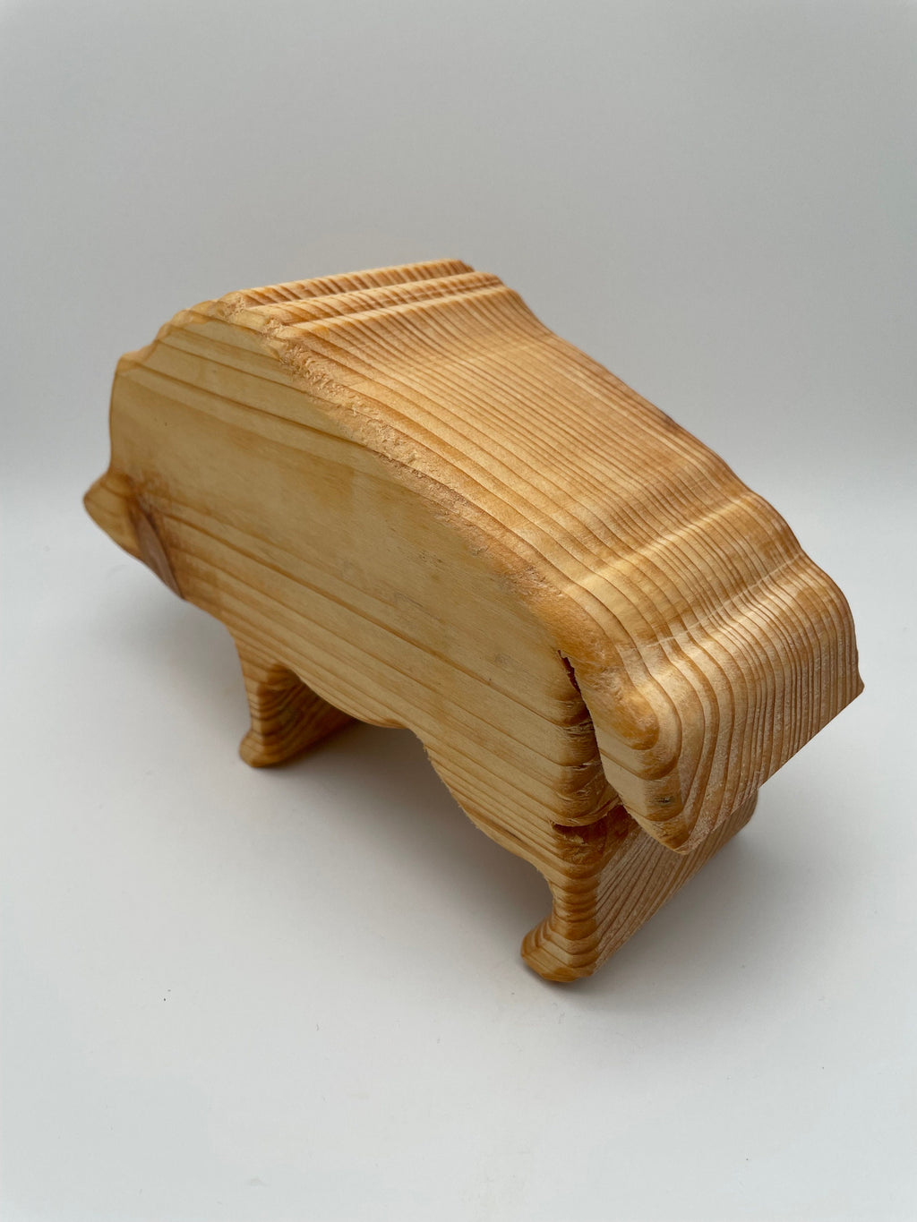 Sanglier en bois d'épicéa