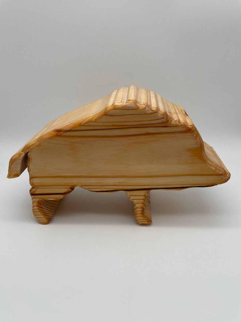 Sanglier en bois d'épicéa