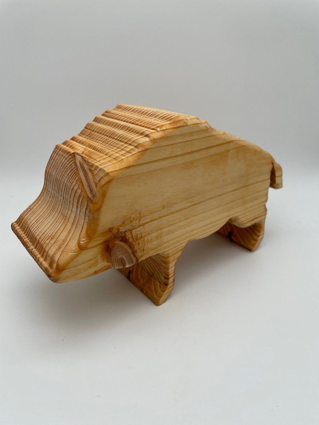 Sanglier en bois d'épicéa