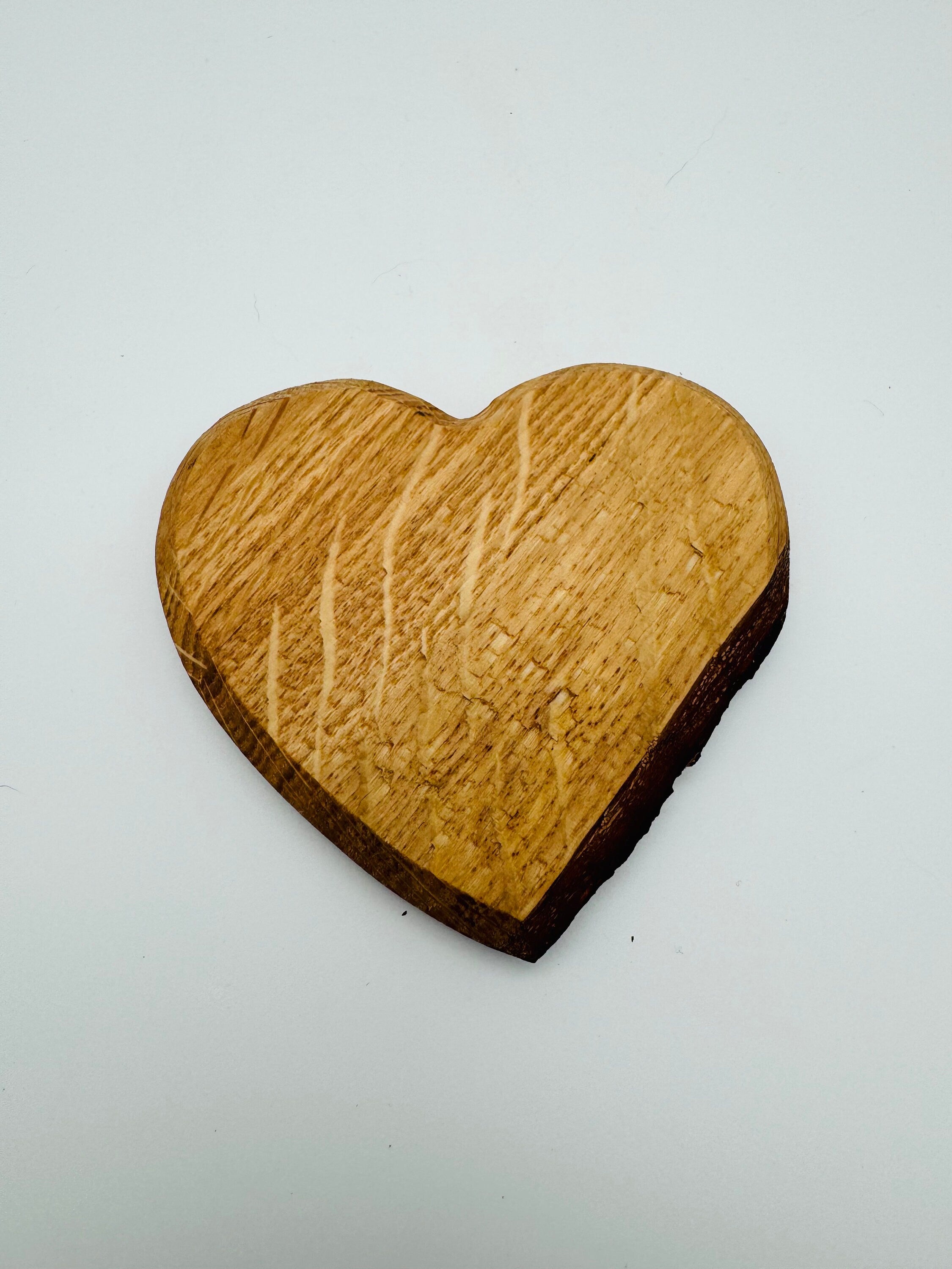 Holzherz mit Rinde