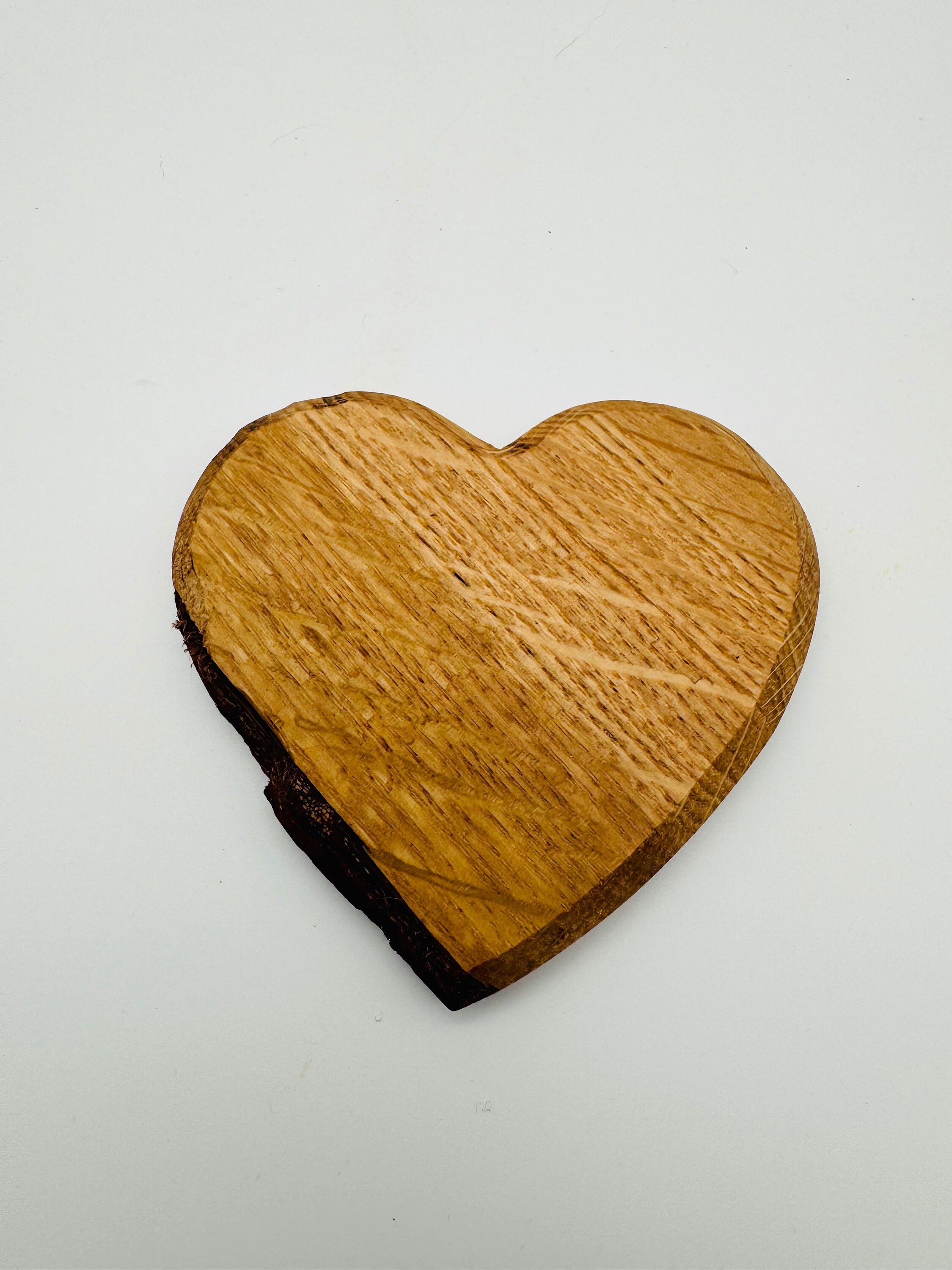 Holzherz mit Rinde