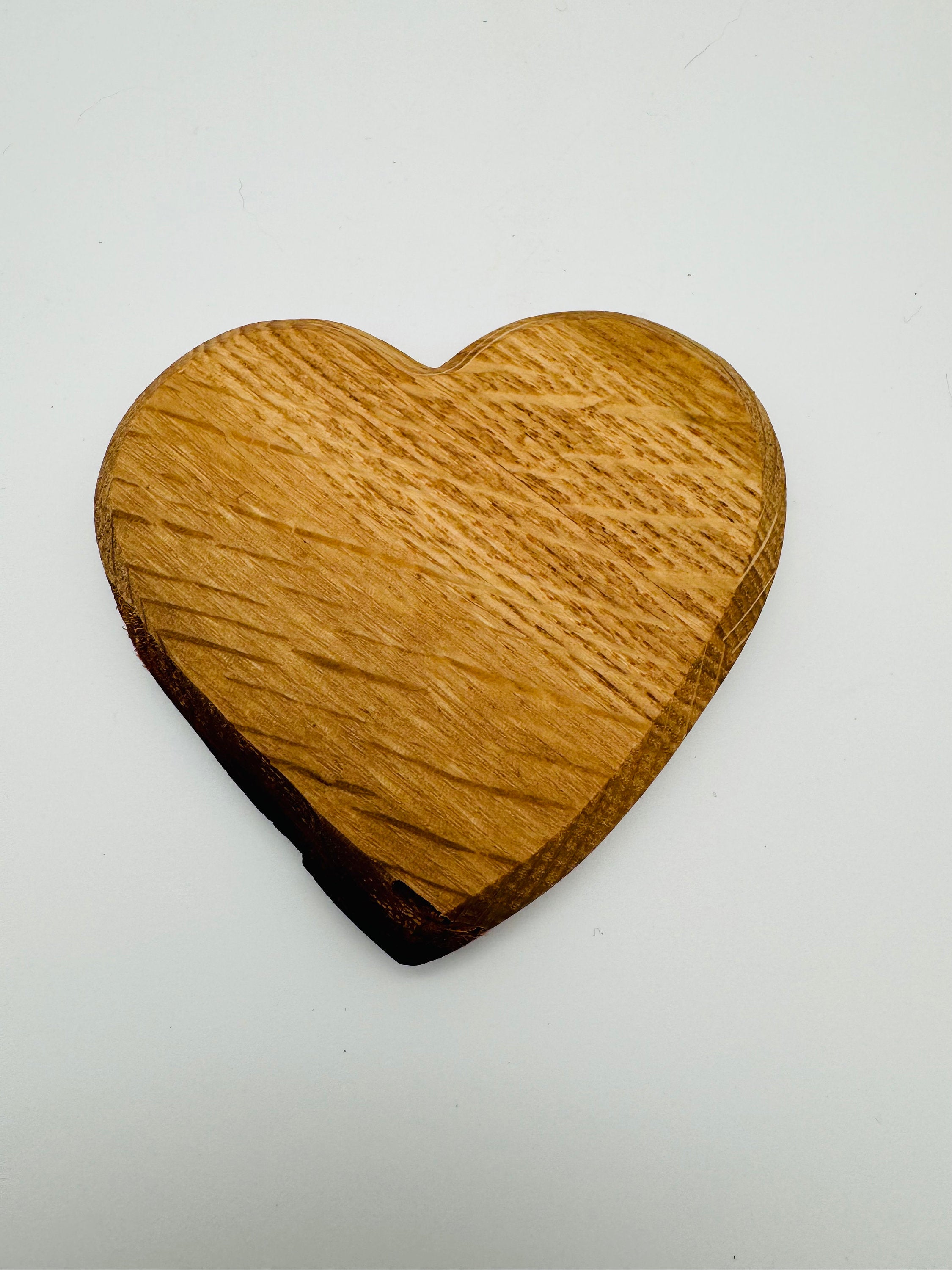 Holzherz mit Rinde