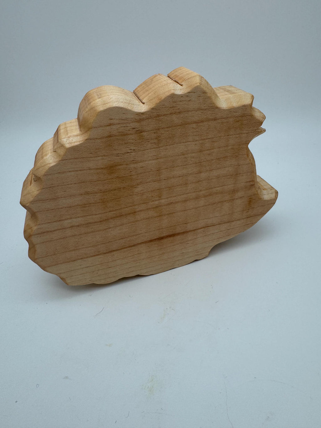 Hérisson en bois de frêne
