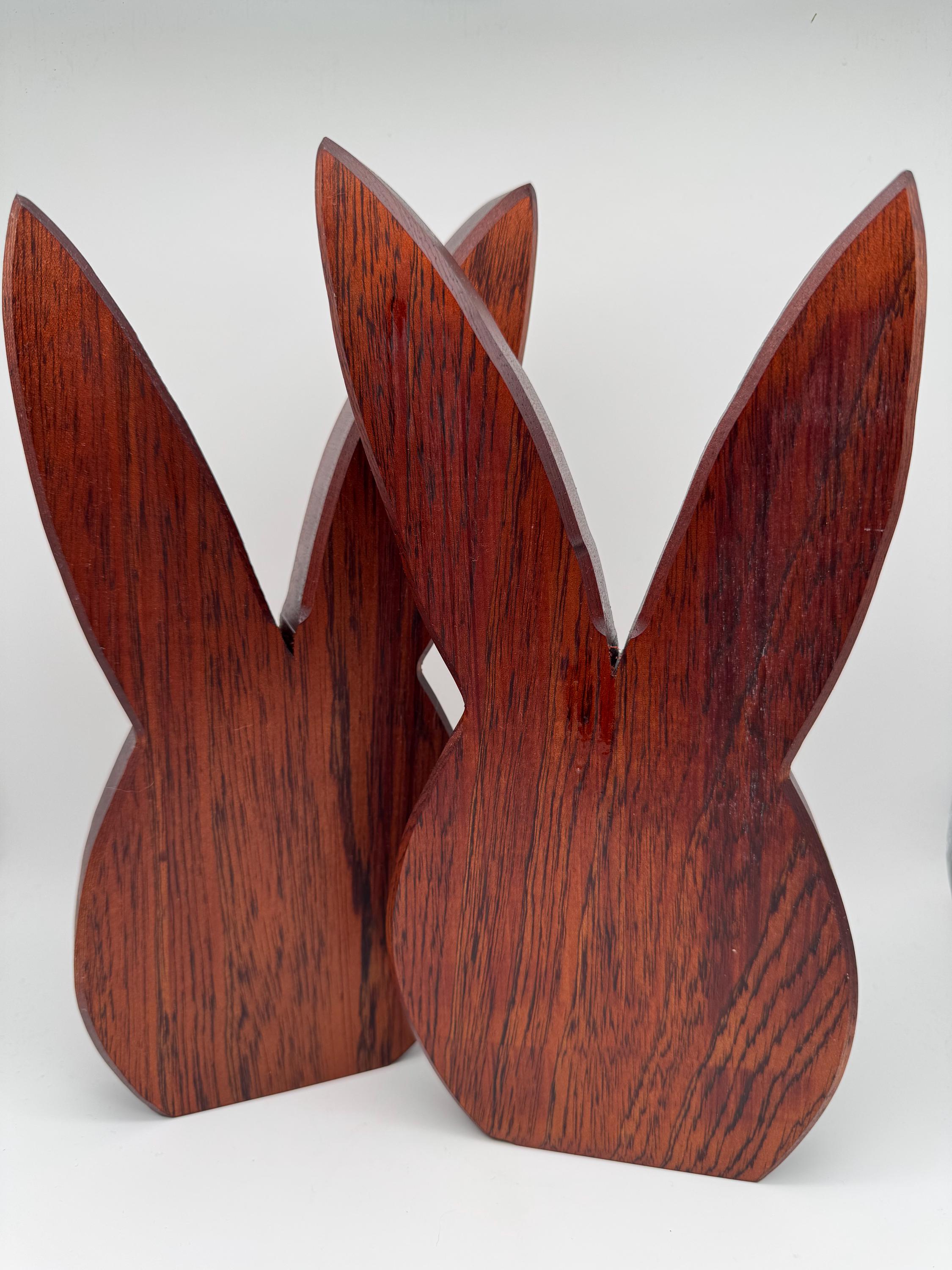 Holz Hase - Osterhase aus Mahagoniholz
