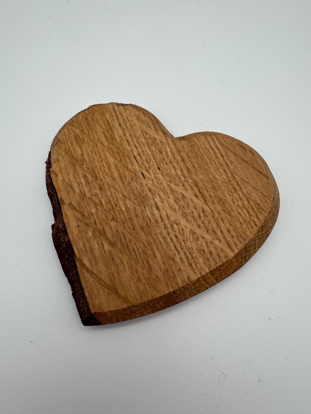 Holzherz mit Rinde