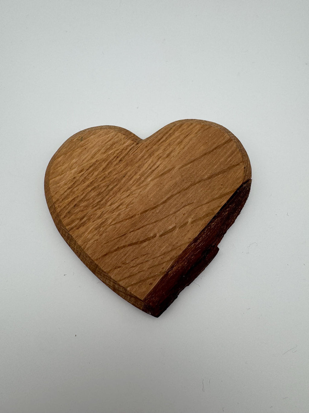Holzherz mit Rinde