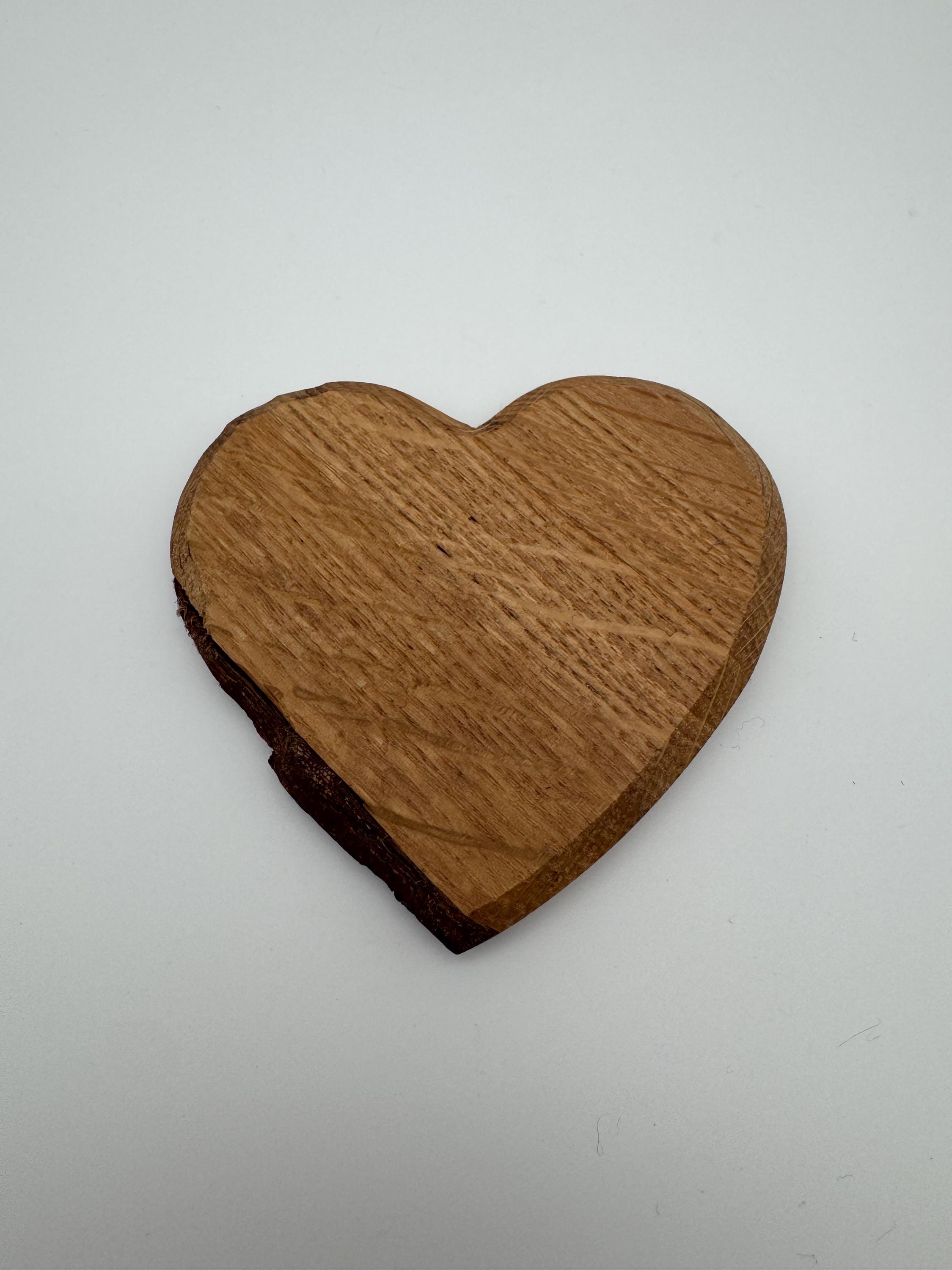 Holzherz mit Rinde