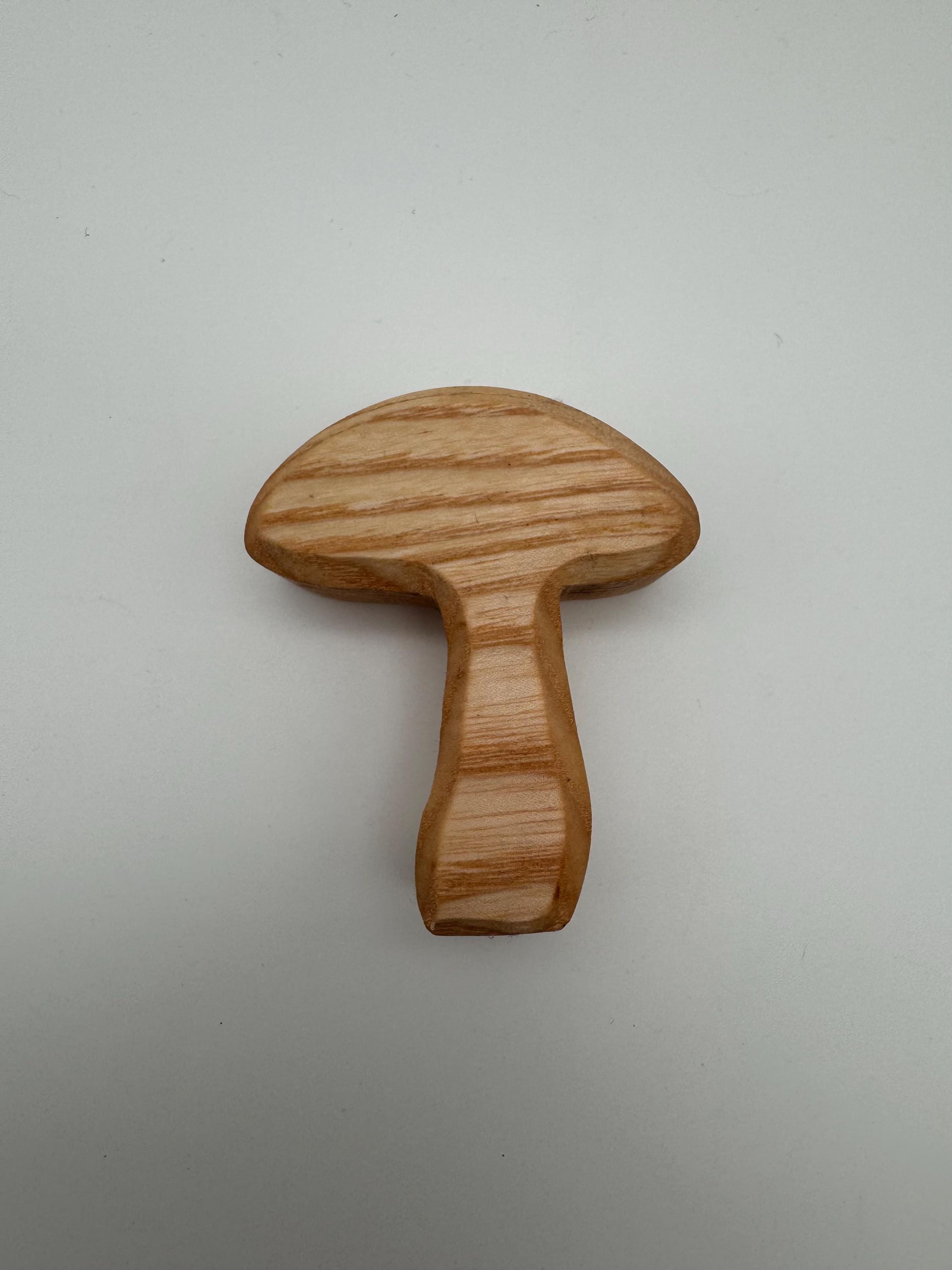 kleine Holz Pilze aus Esche
