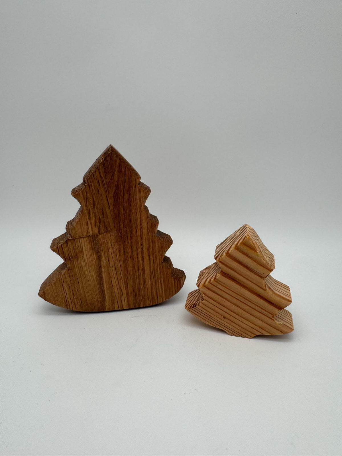 Tannenbaum aus Eichen- und Fichtenholz – Ansicht 2